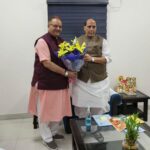 रक्षा मंत्री राजनाथ सिंह से मिले सैनिक कल्याण मंत्री गणेश जोशी