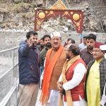 चारधाम यात्रा की तैयारियों पर प्रभारी मंत्री ने यात्रा मार्ग का लिया जायजा, मार्ग सुधारीकरण कार्यों में तेजी के निर्देश