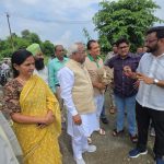 बाढ़ प्रभावित क्षेत्रों का मंत्री और विधायक ने किया स्थलीय निरीक्षण, अधिकारियों को त्वरित कार्रवाई के निर्देश