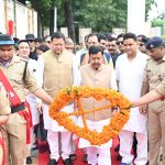 राष्ट्र के प्रति उनका समर्पण, त्याग और कर्तव्यनिष्ठा हम सभी के लिए प्रेरणास्रोत : सीएम